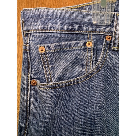 Levi's Mens 501 Straight Leg Jeans 44x32 Blue Button Fly Medium Wash Denim - Picture 2 of 8